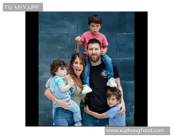 足球明星与女友甜蜜瞬间大揭秘浪漫爱情故事尽在其中